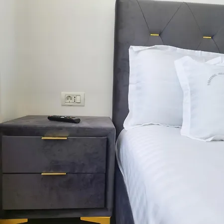 Paradise Apartment *